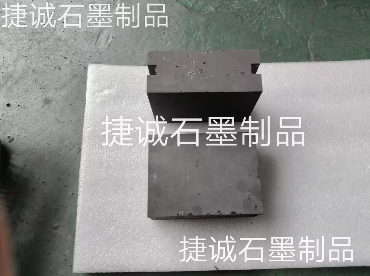 鋁箔軟連接石墨電極，耐用銅箔軟連接石墨電極，銅箔覆鎳焊接石墨塊，軟連接石墨塊，新能源電池連接片焊接模具，銅軟連接焊機(jī)石墨電極塊